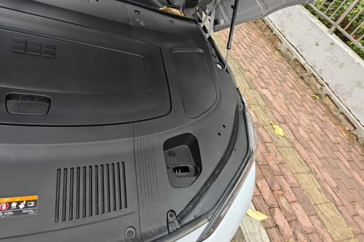 Used Geely Galaxy E8 2024 665 km Range Rear-Drive Starship Long-Range Version Engine Bay Left