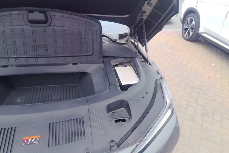 Used Geely Galaxy E8 2024 665 km Range Rear-Drive Starship Long-Range Version Engine Bay Left