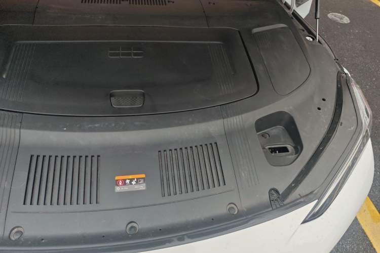 Used Geely Galaxy E8 2024 665 km Range Rear-Drive Starship Long-Range Version Engine Bay Left