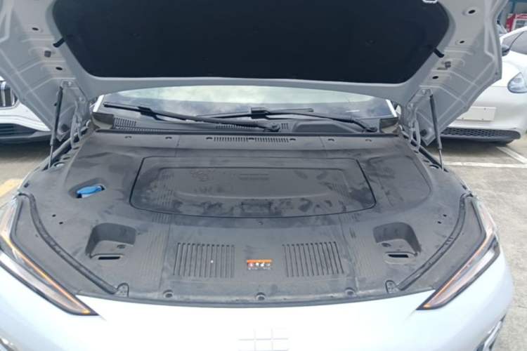 Used Geely Galaxy E8 2024 665 km Range Rear-Drive Starship Long-Range Version Engine Bay