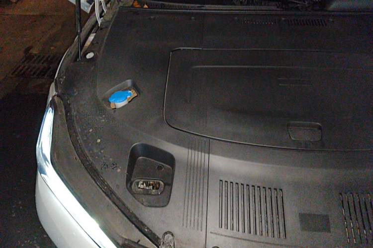 Used Geely Galaxy E8 2024 550 km Range Rear-Drive MAX Engine Bay Right