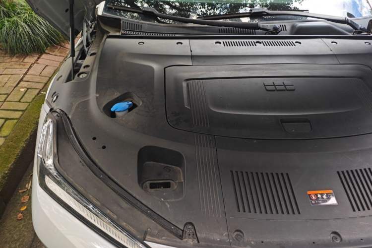 Used Geely Galaxy E8 2024 550 km Range Rear-Wheel-Drive PRO Engine Bay Right