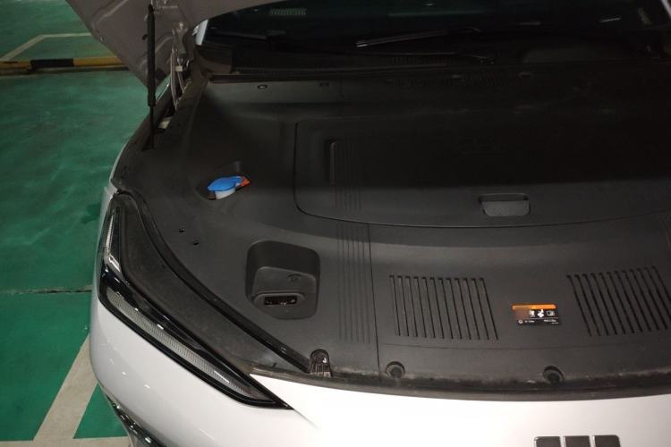 Used Geely Galaxy E8 2024 665 km Range Rear-Drive Starship Long-Range Version Engine Bay Right