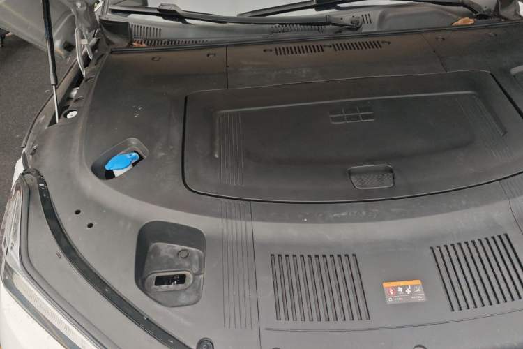 Used Geely Galaxy E8 2024 665 km Range Rear-Drive Starship Long-Range Version Engine Bay Right