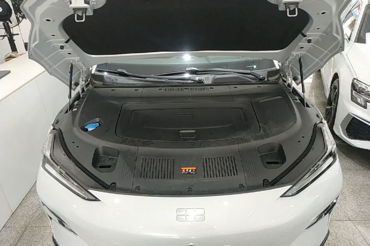 Used Geely Galaxy E8 2024 665 km Range Rear-Drive Starship Long-Range Version Engine Bay
