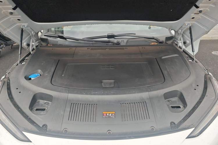 Used Geely Galaxy E8 2024 665 km Range Rear-Drive Starship Long-Range Version Engine Bay