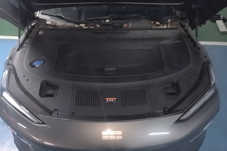 Used Geely Galaxy E8 2024 550 km Range Rear-Drive Dragon Edition Engine Bay