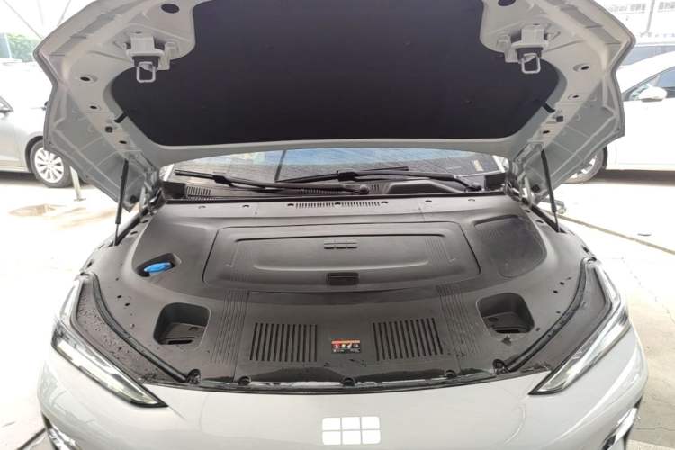 Used Geely Galaxy E8 2024 665 km Range Rear-Drive Starship Long-Range Version Engine Bay