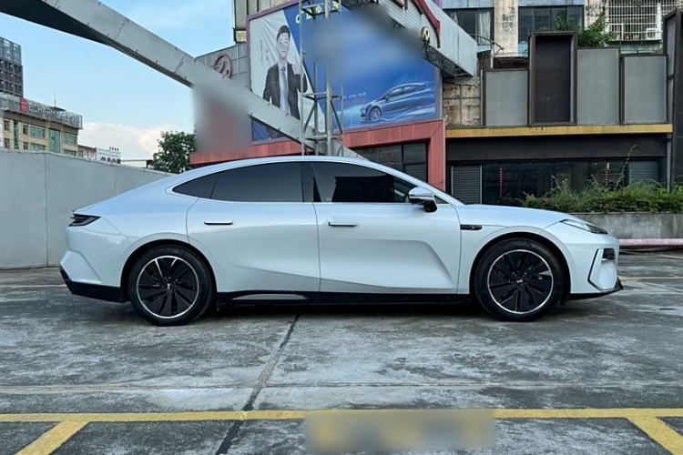 Used Geely Galaxy E8 2024 665 km Range Rear-Drive Starship Long-Range Version Exterior 3