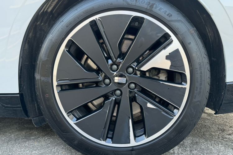 Used Geely Galaxy E8 2024 665 km Range Rear-Drive Starship Long-Range Version Exterior 4