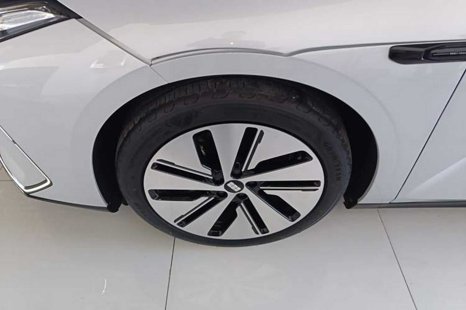 Used Geely Galaxy E8 2024 665 km Range Rear-Drive Starship Long-Range Version Exterior 4