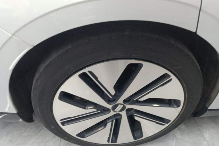 Used Geely Galaxy E8 2024 665 km Range Rear-Drive Starship Long-Range Version Exterior 5