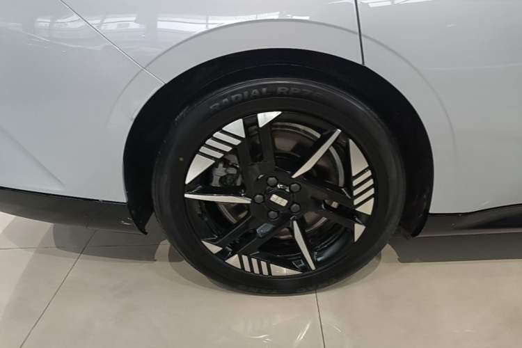 Used Geely Galaxy E8 2024 550 km Range Rear-Drive Dragon Edition Exterior 5
