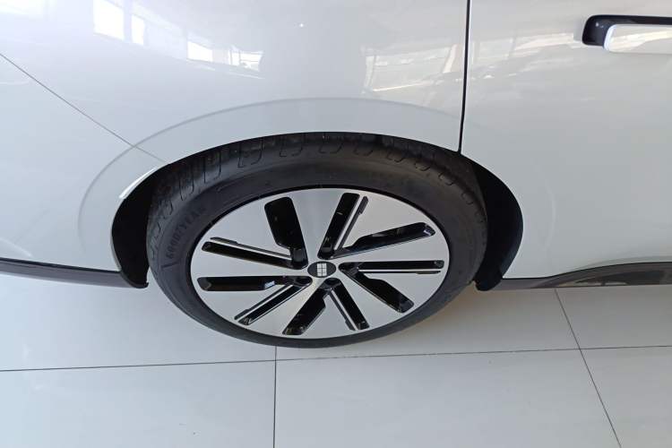 Used Geely Galaxy E8 2024 665 km Range Rear-Drive Starship Long-Range Version Exterior 5