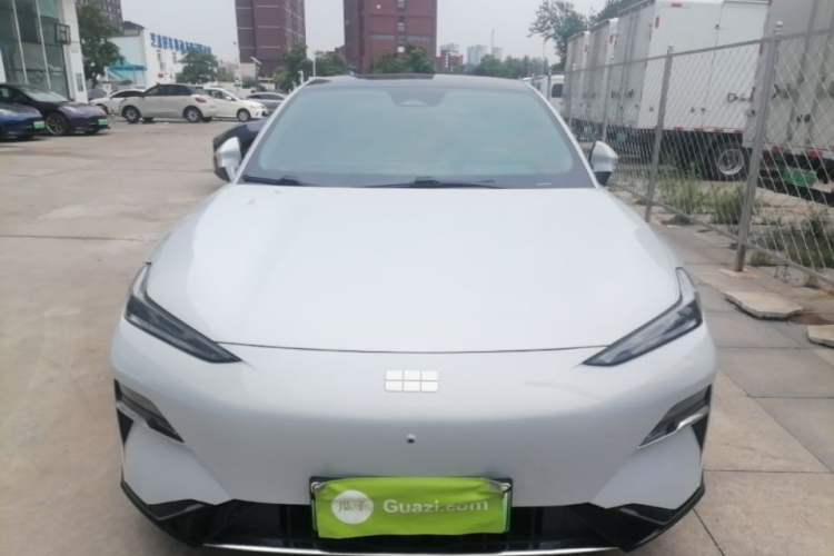Used Geely Galaxy E8 2024 665 km Range Rear-Drive Starship Intelligent Driving Version Front
