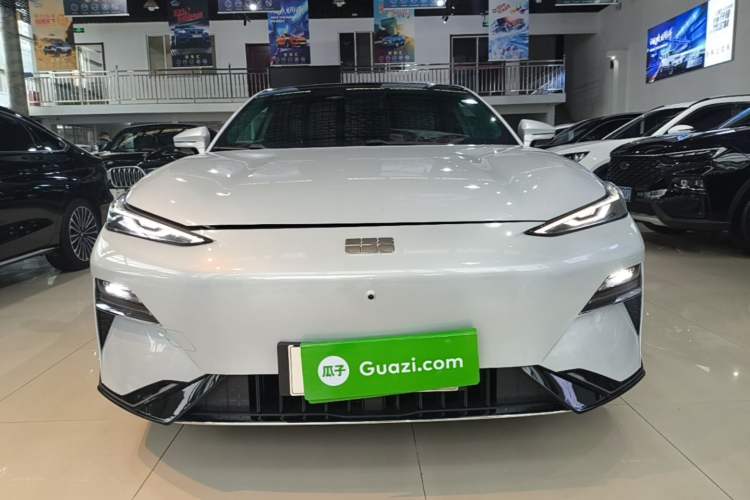 Used Geely Galaxy E8 2024 550 km Range Rear-Drive Dragon Edition Front