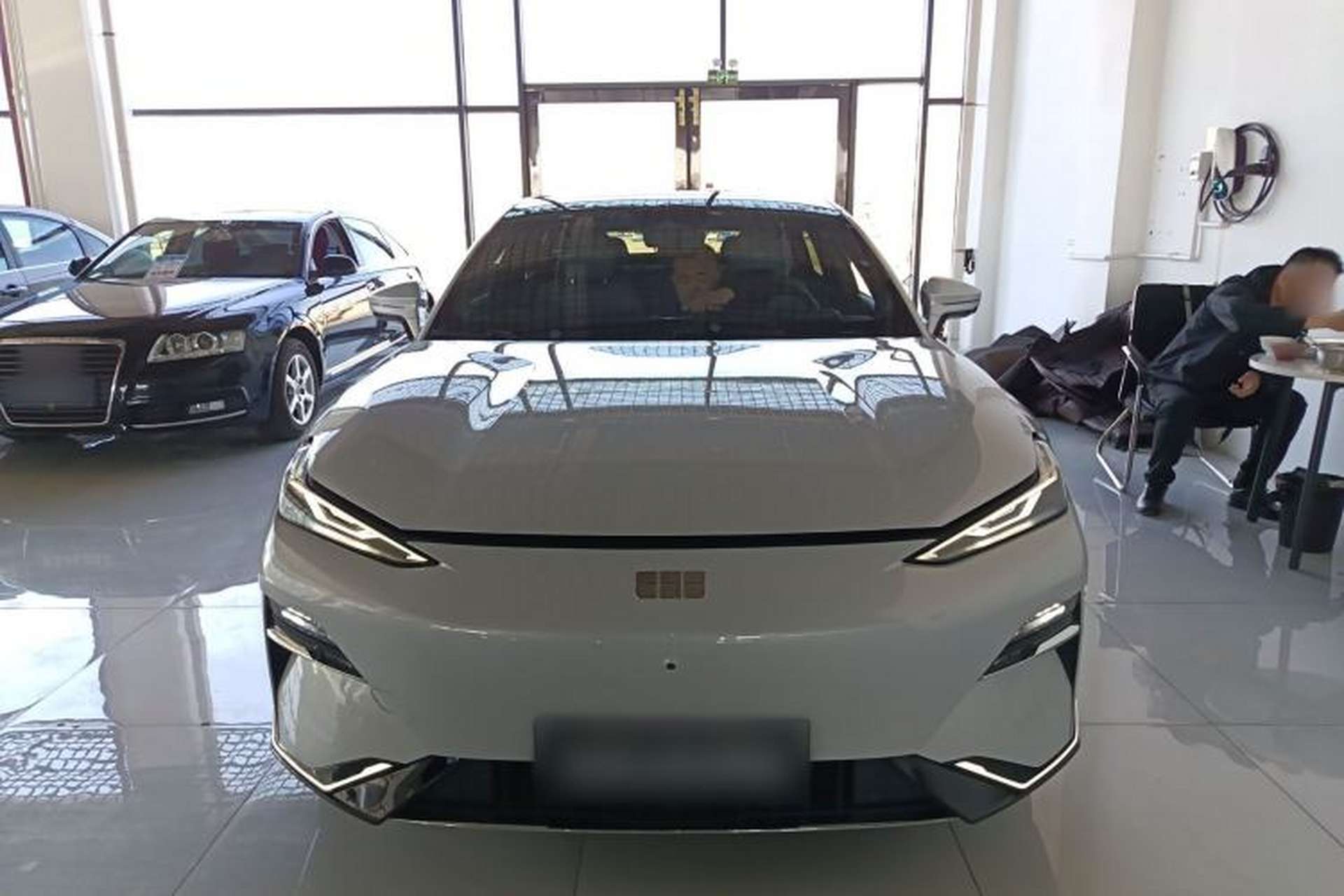 Used Geely Galaxy E8 2024 665 km Range Rear-Drive Starship Long-Range Version Front