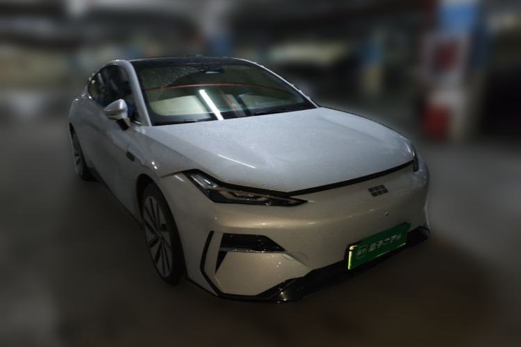 Used Geely Galaxy E8 2024 665 km Range Rear-Drive Starship Long-Range Version Front Right 45 Deg
