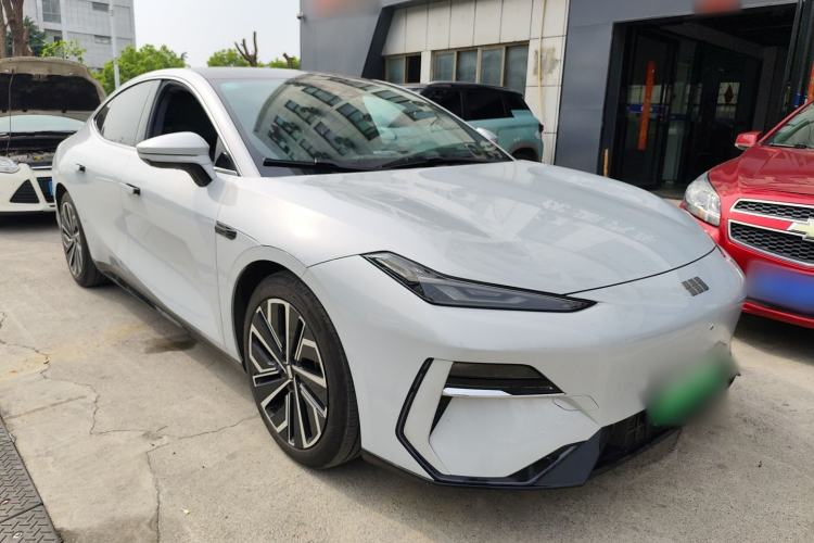 Used Geely Galaxy E8 2024 665 km Range Rear-Drive Starship Long-Range Version Front Right 45 Deg