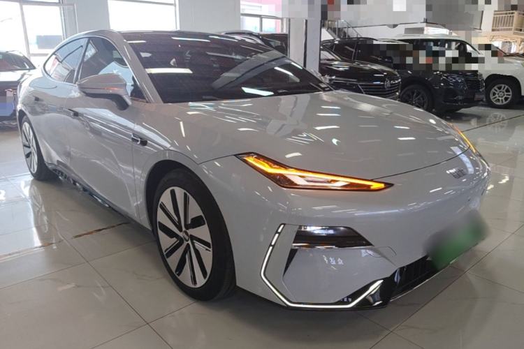 Used Geely Galaxy E8 2024 665 km Range Rear-Drive Starship Long-Range Version Front Right 45 Deg