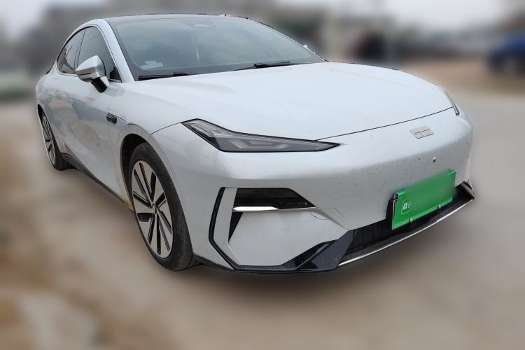 Used Geely Galaxy E8 2024 665 km Range Rear-Drive Starship Long-Range Version Front Right 45 Deg