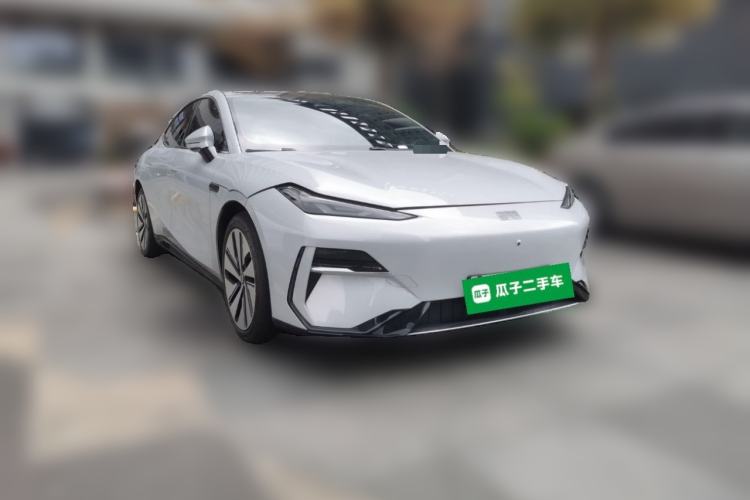 Used Geely Galaxy E8 2024 665 km Range Rear-Drive Starship Long-Range Version Front Right 45 Deg