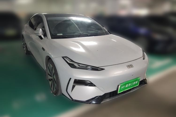 Used Geely Galaxy E8 2024 665 km Range Rear-Drive Starship Long-Range Version Front Right 45 Deg
