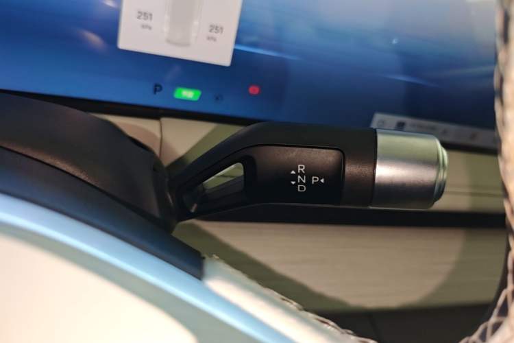 Used Geely Galaxy E8 2024 665 km Range Rear-Drive Starship Long-Range Version Gear Lever