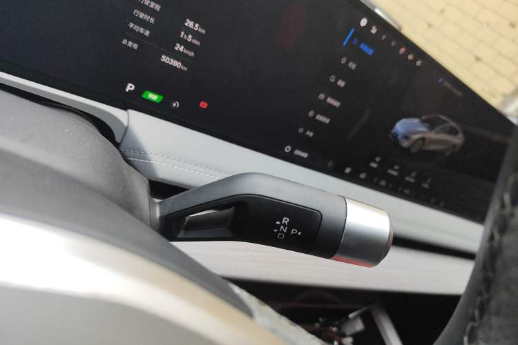 Used Geely Galaxy E8 2024 550 km Range Rear-Drive Dragon Edition Gear Lever