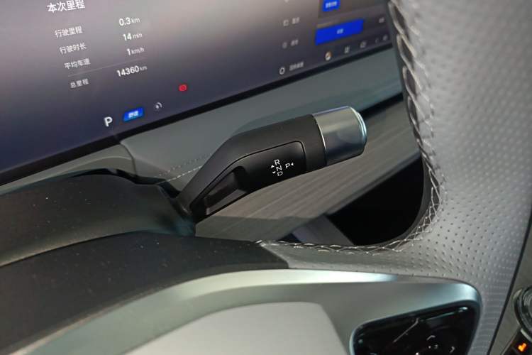 Used Geely Galaxy E8 2024 665 km Range Rear-Drive Starship Long-Range Version Gear Lever