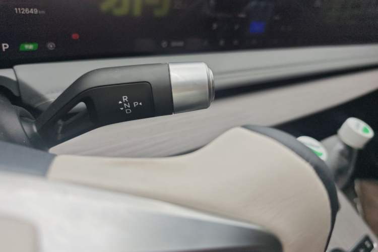 Used Geely Galaxy E8 2024 665 km Range Rear-Drive Starship Long-Range Version Gear Lever