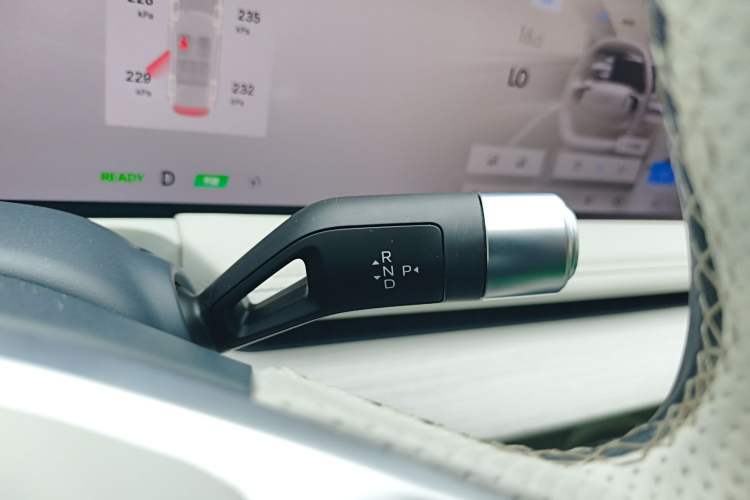 Used Geely Galaxy E8 2024 665 km Range Rear-Drive Starship Long-Range Version Gear Lever