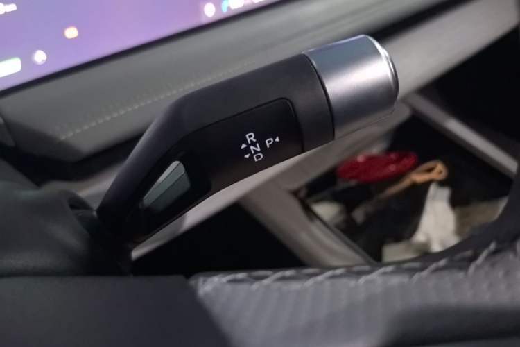 Used Geely Galaxy E8 2024 550 km Range Rear-Drive Dragon Edition Gear Lever