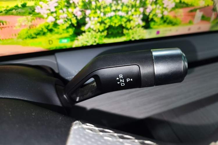 Used Geely Galaxy E8 2024 550 km Range Rear-Drive MAX Gear Lever