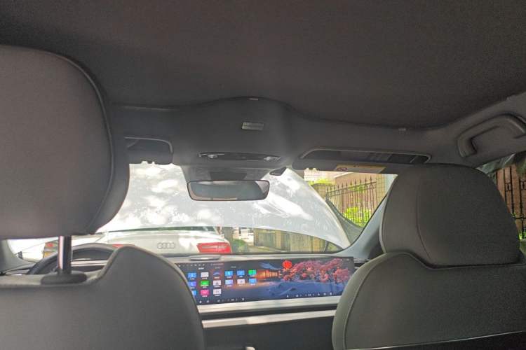 Used Geely Galaxy E8 2024 550 km Range Rear-Wheel-Drive PRO Headliner