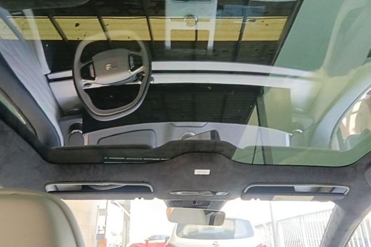 Used Geely Galaxy E8 2024 665 km Range Rear-Drive Starship Long-Range Version Headliner