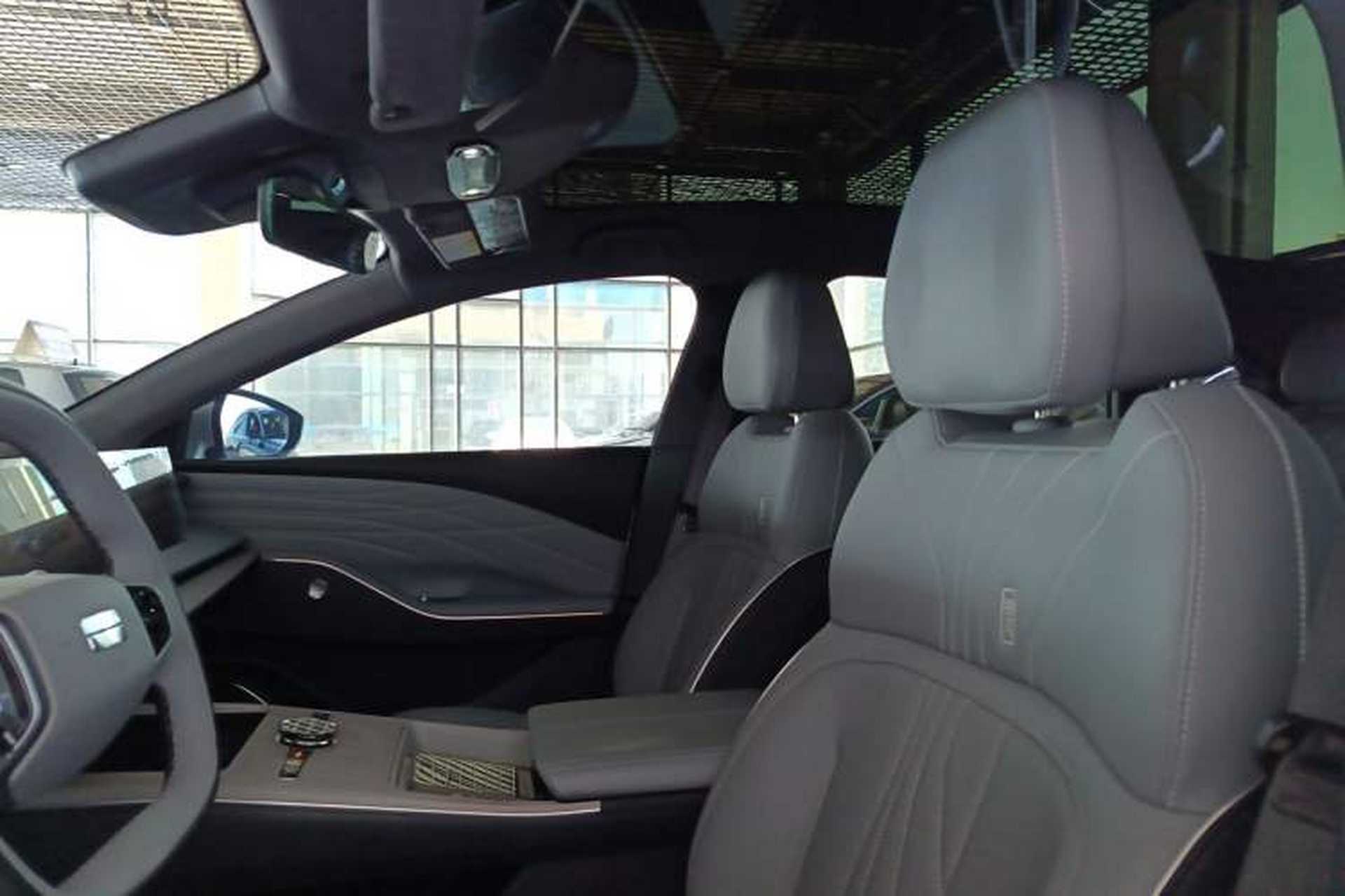 Used Geely Galaxy E8 2024 665 km Range Rear-Drive Starship Long-Range Version Headliner