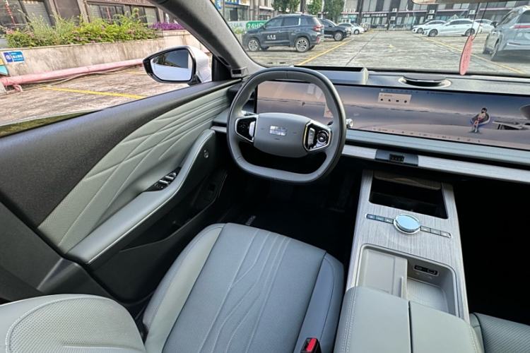 Used Geely Galaxy E8 2024 665 km Range Rear-Drive Starship Long-Range Version Interior 1