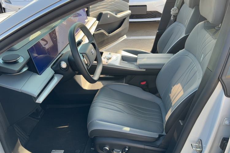 Used Geely Galaxy E8 2024 550 km Range Rear-Drive MAX Interior 1