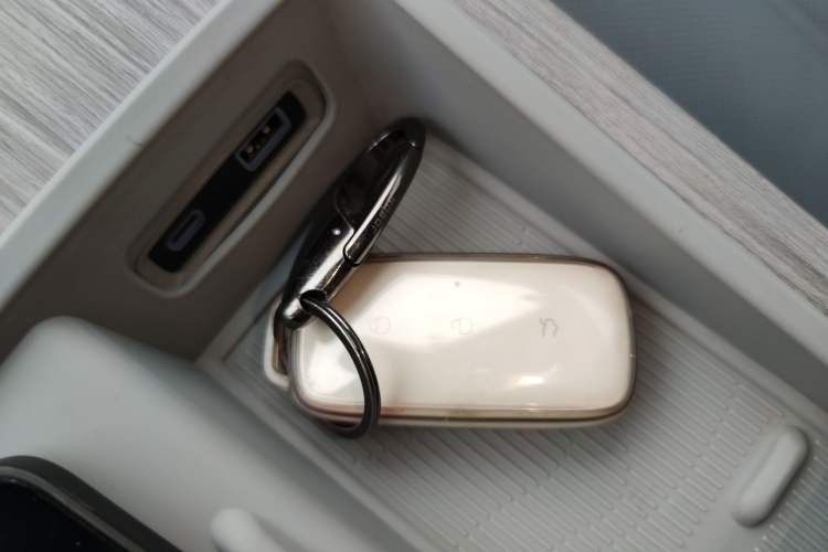 Used Geely Galaxy E8 2024 665 km Range Rear-Drive Starship Long-Range Version Interior 1