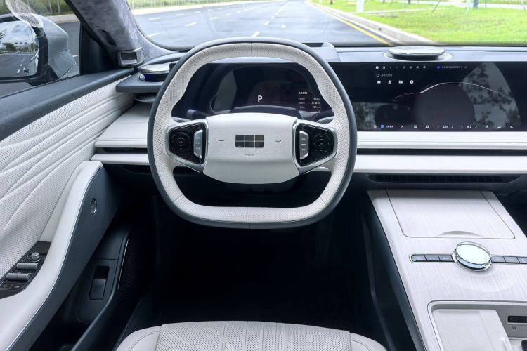 Used Geely Galaxy E8 2024 665 km Range Rear-Drive Starship Long-Range Version Interior 2