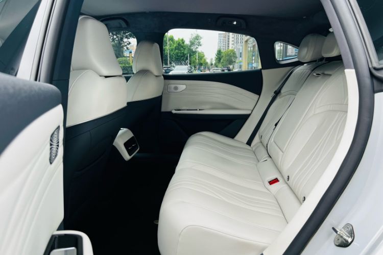 Used Geely Galaxy E8 2024 550 km Range Rear-Drive MAX Interior 2