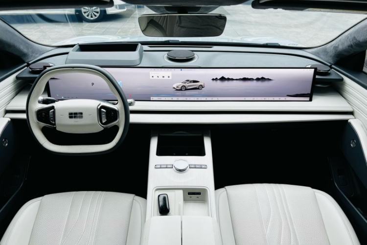 Used Geely Galaxy E8 2024 550 km Range Rear-Drive MAX Interior 3