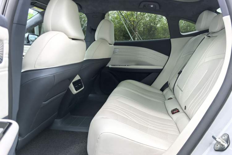 Used Geely Galaxy E8 2024 665 km Range Rear-Drive Starship Long-Range Version Interior 5