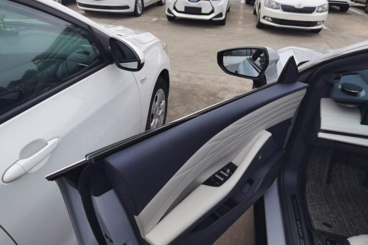 Used Geely Galaxy E8 2024 665 km Range Rear-Drive Starship Long-Range Version Left Front Door Interior