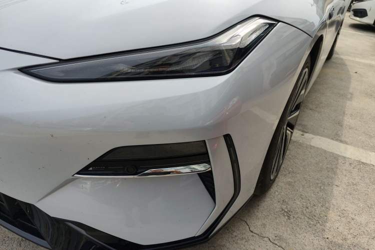 Used Geely Galaxy E8 2024 665 km Range Rear-Drive Starship Long-Range Version Left Front Headlight
