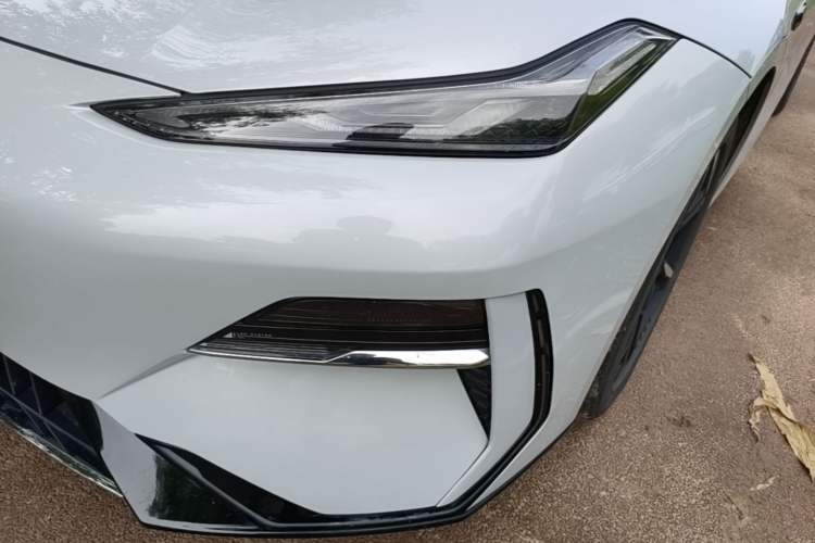 Used Geely Galaxy E8 2024 550 km Range Rear-Wheel-Drive PRO Left Front Headlight