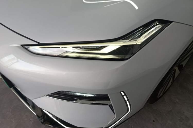 Used Geely Galaxy E8 2024 665 km Range Rear-Drive Starship Long-Range Version Left Front Headlight