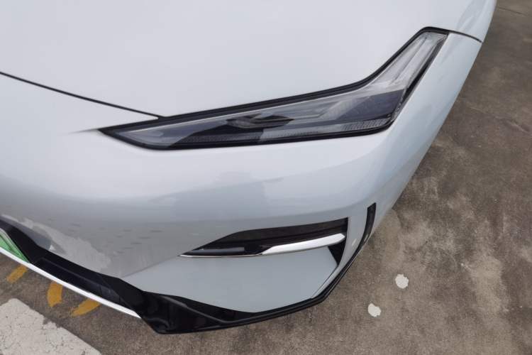 Used Geely Galaxy E8 2024 665 km Range Rear-Drive Starship Long-Range Version Left Front Headlight