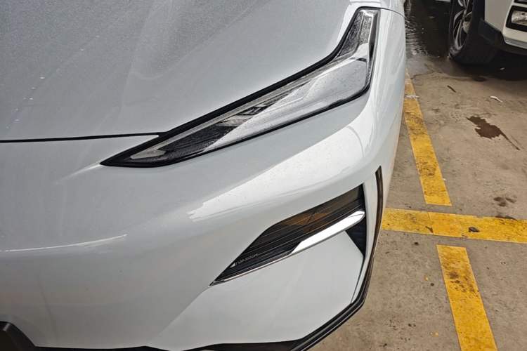 Used Geely Galaxy E8 2024 550 km Range Rear-Wheel-Drive PRO Left Front Headlight